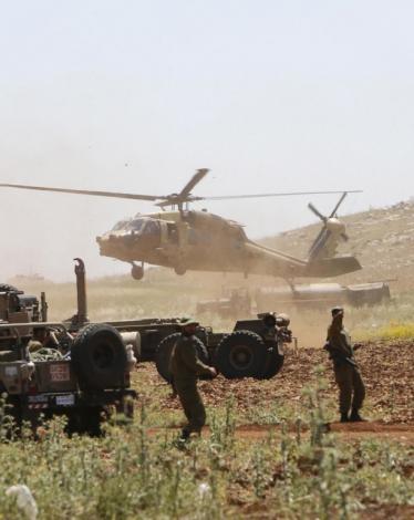 الاحتلال يحشد المزيد من الآليات العسكرية في الأغوار