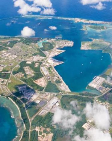 لم ترد أي أنباء عن وقوع أضرار في الإقليم الخاضع لإدارة الولايات المتحدة. (رويترز)