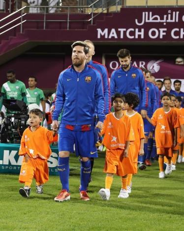 مهرجان أهداف في ودية برشلونة والأهلي السعودي