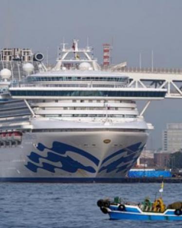 154-231136-35-italians-evacuated-quarantine-cruise-ship_700x400