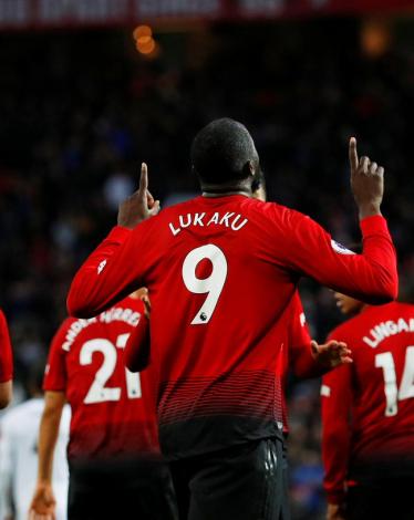 مانشستر يونايتد يكسر سلسلة التعادلات برباعية ضد فولهام