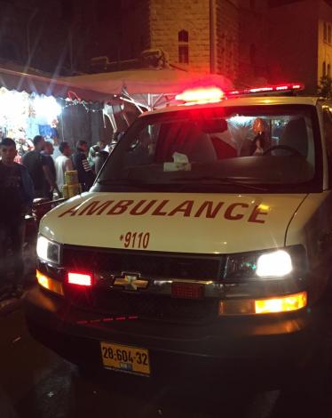 أصيبَ طفل فلسطيني بجراحٍ خطيرةٍ ، بعدما دهسه مستوطن إسرائيلي قرب قرية "النبي إلياس" شرق قلقيلية، مساء اليوم الأحد.  وهرعت الطواقم الطبية إلى المكان لإخلاء المصاب ونقله إلى المستشفى.  وبصورةٍ يومية، يعتدي المستوطنون على الفلسطينيين في الأراضي الفلسطينية، و