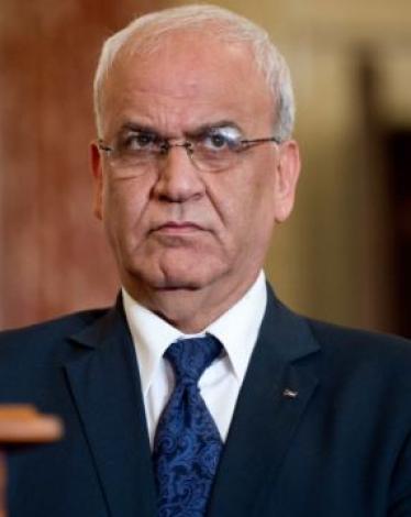 عريقات: قرار ليبرمان بِشأن المنظمة يلغي الاعتراف بها