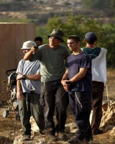 مستوطنون يعتدون على رعاة في الأغوار الشمالية