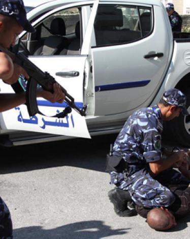 القبض على أشخاص