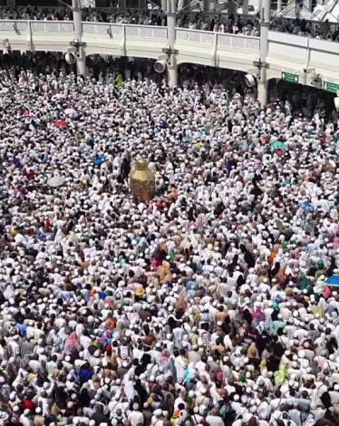 السعودية: عدد الحجاج هذا العام تخطى المليون و800 ألف