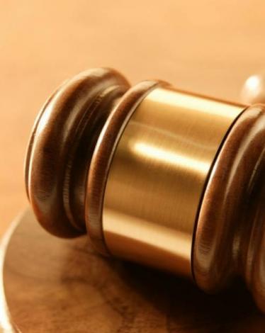 قضت محكمة إيرانية، بإنزال عقوبة 