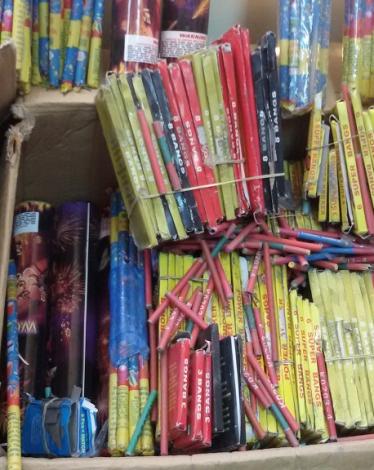 ضبط ألعاب نارية ممنوعة من التداول في رام الله