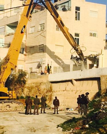 ذكرت مصادر عسكرية سورية لموقع سبوتنيك كما نشرت قناة الميادين ان الاحتلال الاسرائيلي شن غارة على منطقة جرود نحلة في جبال القطيفة في ريف دمشق، فجر الاربعاء. وذكرت قناة "الجديد" اللبنانية ان الطيران الاسرائيلي حلّق بكثافة فوق مدينة بعلبك اللبنانية وضواحيها ع