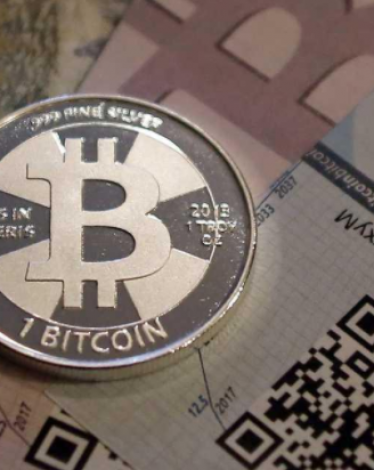 بيتكوين تواصل الارتفاع الجنوني وتفوق 13 ألف دولار