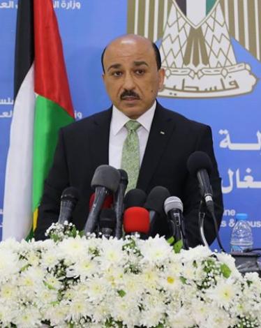 وزير الأشغال العامة والإسكان مفيد الحساينة