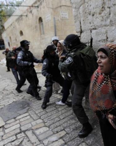 إبعاد 5 شبان عن القدس القديمة
