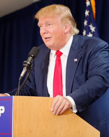 Donald_Trump_Laconia_Rally,_Laconia,_NH_4_by_Michael_Vadon_July_16_2015_20