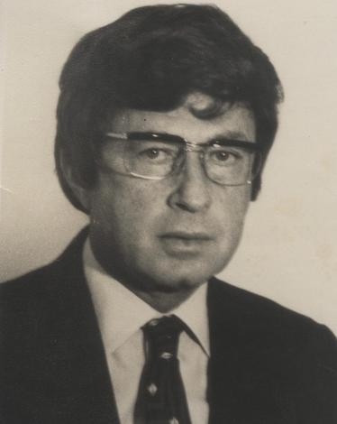 رابين متنكرا!