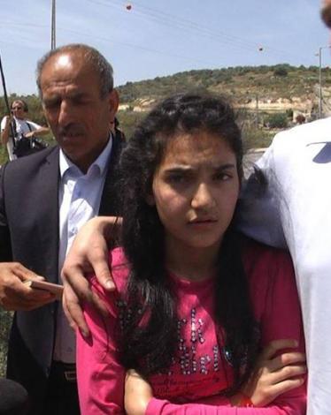 لحظة الإفراج عن الطفلة ديما الواوي