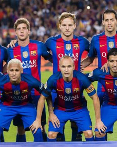 ذكرت تقارير صحفية بريطانية أن برشلونة وضع عينه على الألماني يورجن كلوب لتدريبه الموسم المقبل خلفا للمدرب الحالي لويس انريكي.  وأكدت صحيفة 