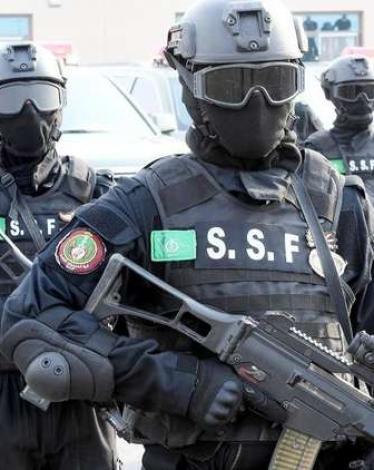 5c067eced43750c6458b456c