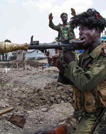 3B569CBA00000578-4029044-Soldiers_of_the_Sudan_People_Liberation_Army_SPLA_celebrate_whil-a-26_1481662754698_233314