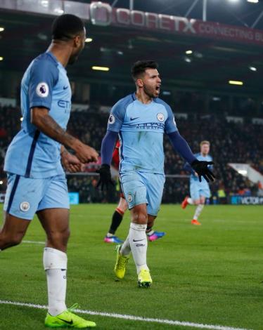 مانشستر سيتي يخطف وصافة الدوري الإنجليزي