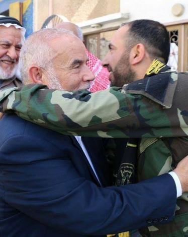 نواب الوسطى يزرون الأسير المحرر مصبح