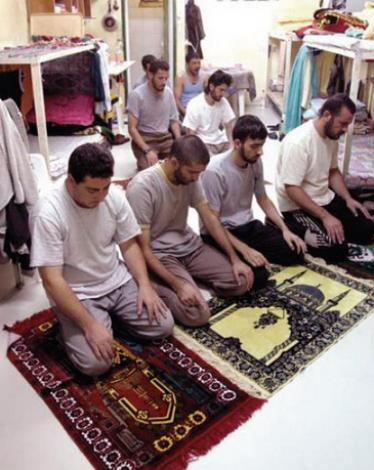 صلاة الأسرى