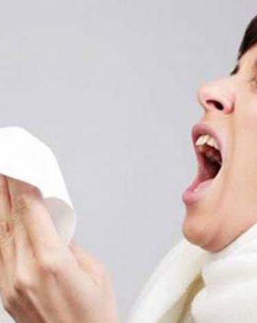 تتأثر غالبية المناطق في الدول العربية بوباء الانفلونزا. وفي حين تقوم الوزارات الصحية بإرشاد الناس حول الطرق الصحيحة التي يجب اتّباعها للحماية من العدوى، "سيدتي نت" يقدم لك بعض الخطوات الأساسية في الآتي:  تعتبر هذه الفترة من العام ملائمة تحديداً لانتشار عد