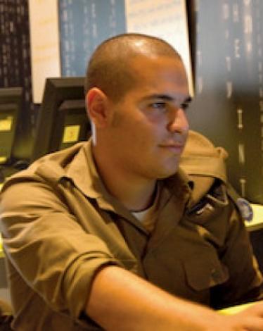 جنود الاحتلال الإسرائيلي على فيسبوك