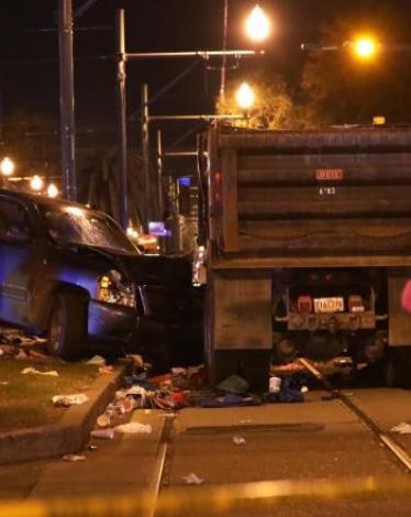 سيارة تدهس حشدا بأميركا وتصيب 28 شخصا