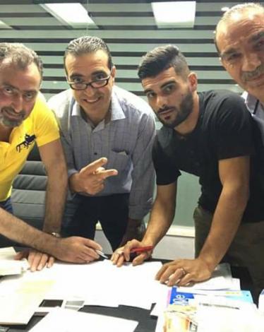 أهلي الخليل يضم نجم 