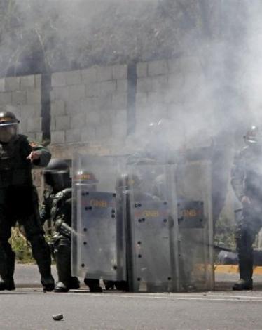 35 قتيلاً في أعمال شغب داخل سجن بفنزويلا