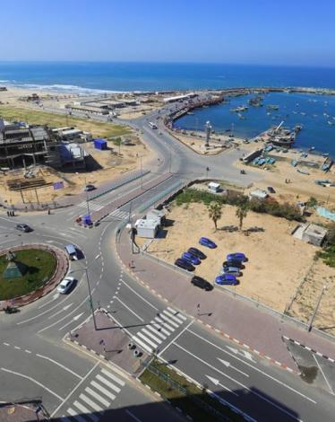 توقعت دائرة الأرصاد الجوية الفلسطينية أن يطرأ اليوم الأحد، ارتفاع على درجات الحرارة، مع بقائها أدنى من معدلاتها لمثل هذا الوقت من العام بحدود درجتين مئويتين، ويكون الطقس غائماً جزئياً إلى صافٍ، وتكون الرياح شمالية غربية خفيفة إلى معتدلة السرعة.  ويوم الاث