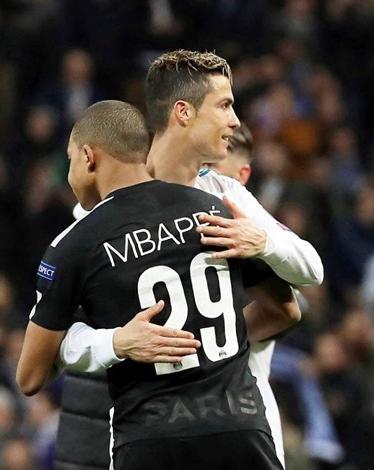 لماذا تخلص مبابي من صور مثله الأعلى؟