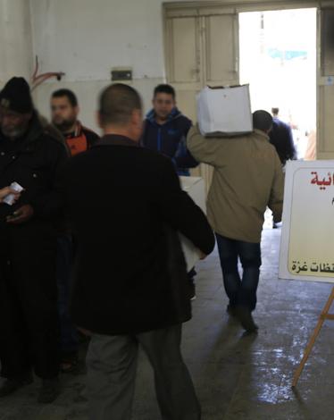 الجمعية الإسلامية توزع مساعدات أسر الفقيرة
