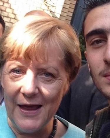 ملتقط "السيلفي" مع المستشارة ميركل لم يحصل على حق اللجوء