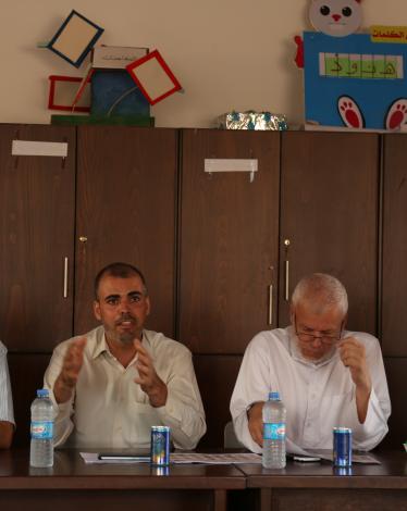 بلدية خان يونس تجتمع مع مرشحي لجنة حي 