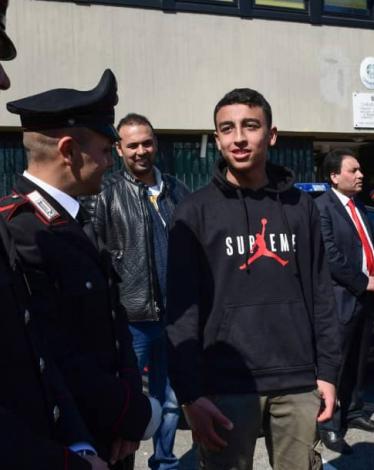 f-busboy-a-20190323-870x609