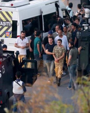 تركيا تنفي اتهامات بتعذيب انقلابيين