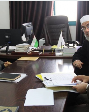 صورة خبر نواب الوسطى يناقشون قضايا المواطنين مع رئيس محكمة دير البلح
