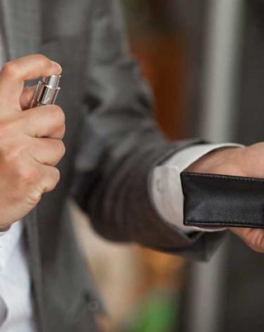 علماء يخبرون عن أخطار قاتلة للعطور