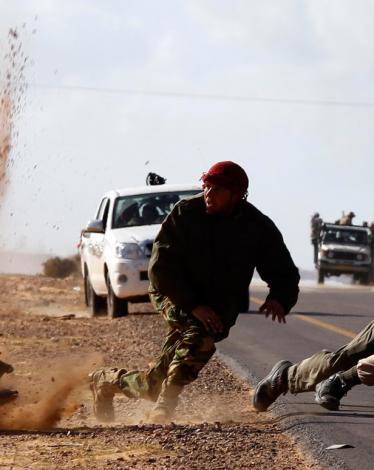 "داعش" يحرق 20 عراقيا رفضوا الانضمام إليه