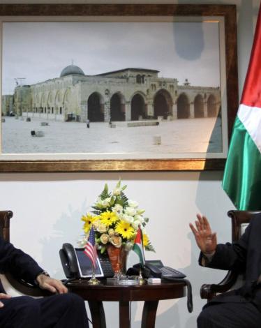 US-Secretary-of-State-John-Kerry-meets-with-Palestinian-President-Mahmoud-Abbas-in-Ramallah