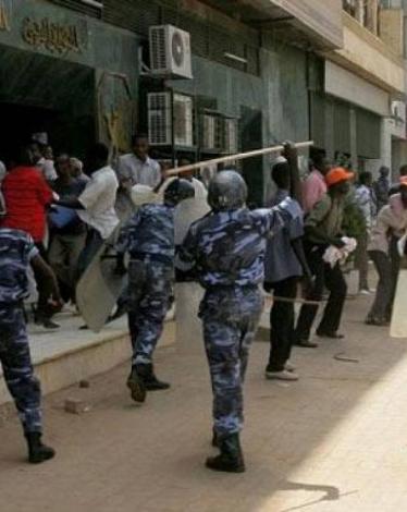 السودان-اشتباكات-بين-الشرطة-السودانية-ومحتجين
