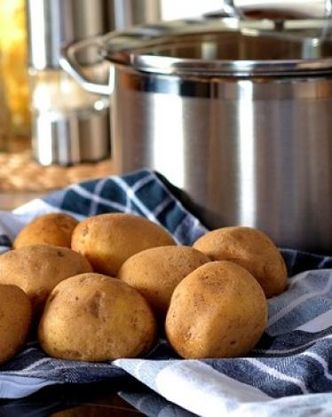 10 أطعمة تتحول إلى سموم عند تسخينها