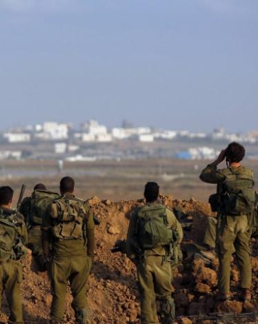 استهداف المزارعين ورعاة الأغنام جنوب القطاع