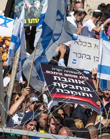 6143_1360477073994709_6430334114187926856_n