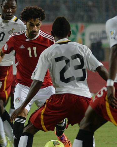 مصر تواجه غانا بحثًا عن الصدارة والثأر