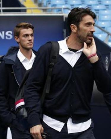 Gianluigi-Buffon-Andrea-Barzagli-201478