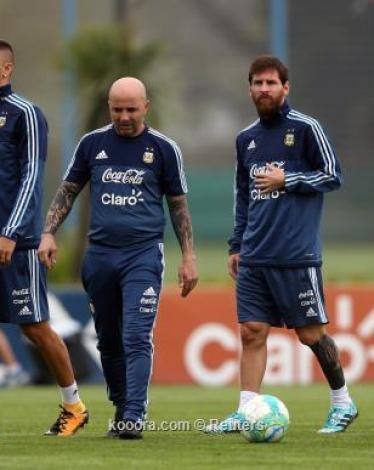 توقعات باستبعاد نجم الأرجنتين من المونديال