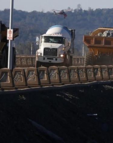 السماح لآلاف في كاليفورنيا بالعودة لمنازلهم