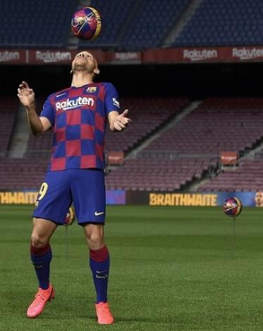 5e4fd9b84236045e6c132f27